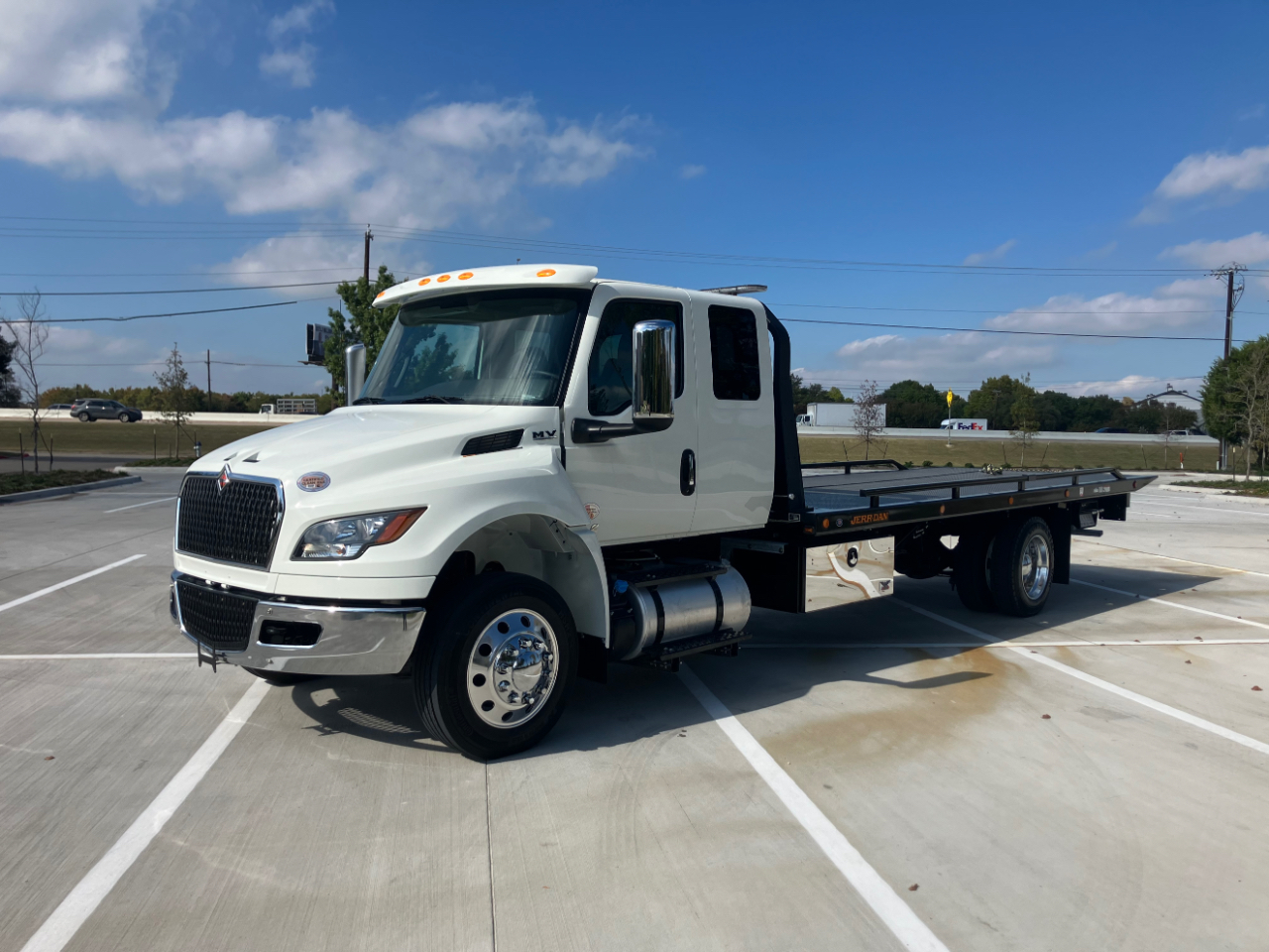 International MV607  2025 International MV607  2025