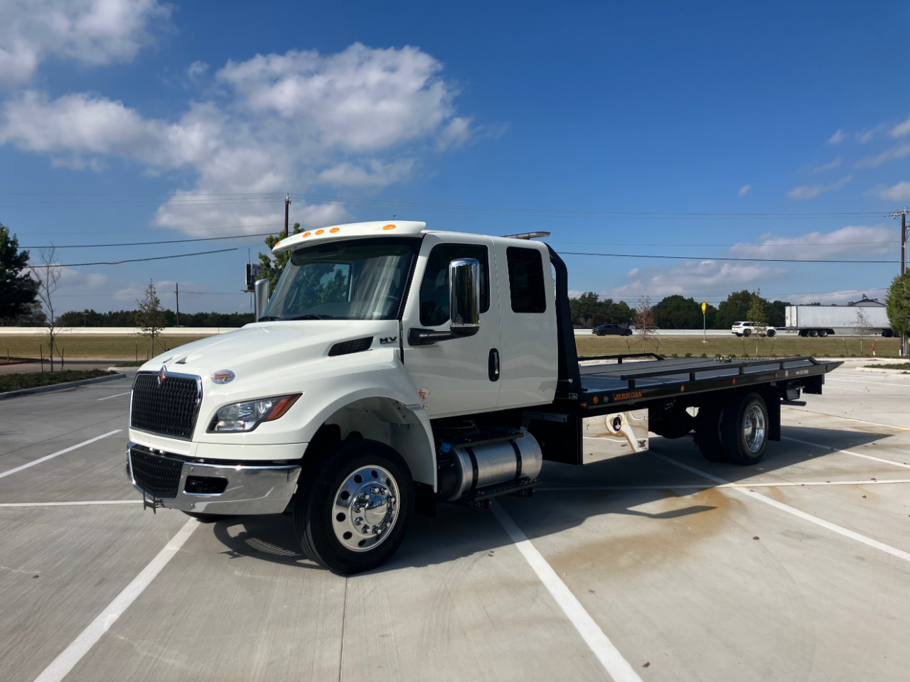 International MV607  2025 International MV607  2025