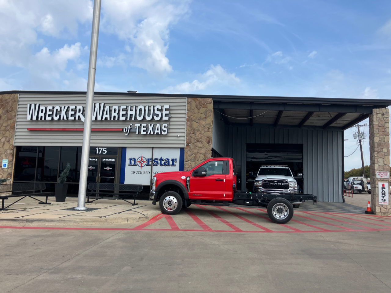 Ford F-450 SD Regular Cab DRW 4WD 2024 Ford F-450 SD Regular Cab DRW 4WD 2024