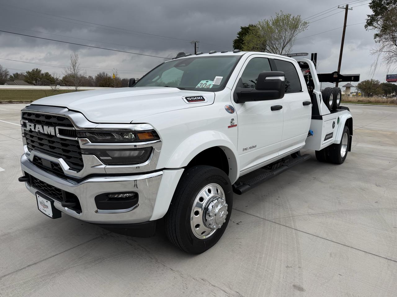 RAM 5500 Crew Cab SWB 4WD DRW 2026