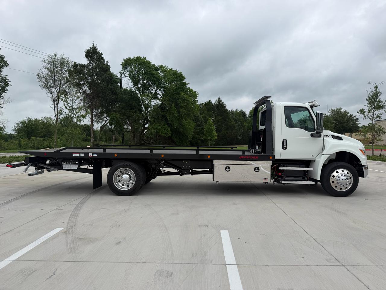 International MV607  2027
