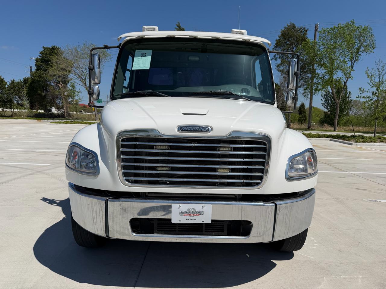 Freightliner M2 106  2017