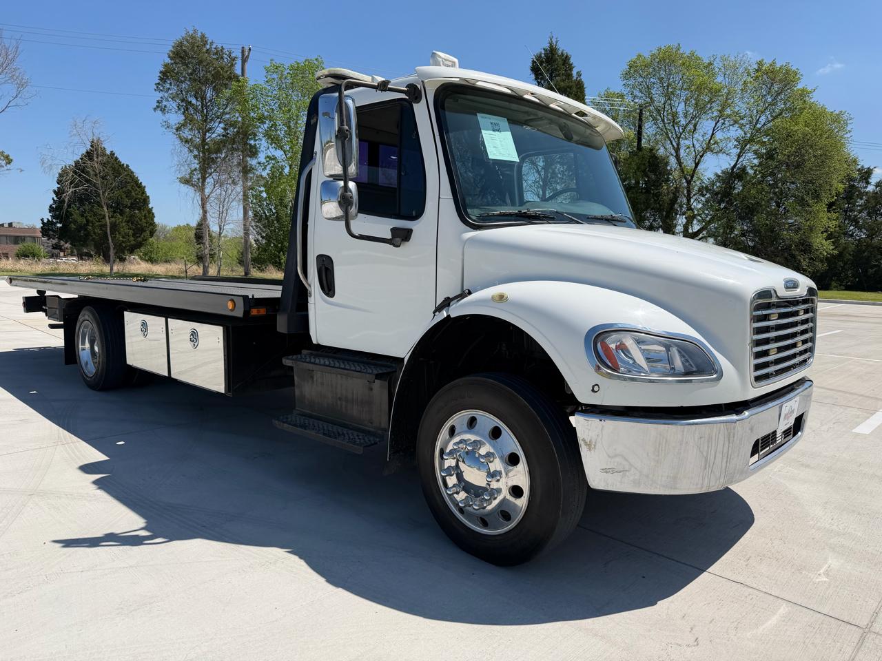 Freightliner M2 106  2017