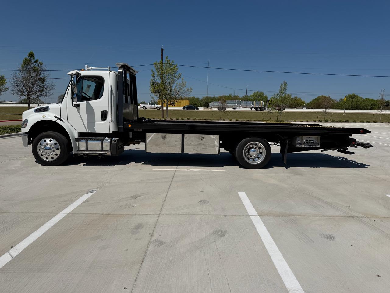 Freightliner M2 106  2017