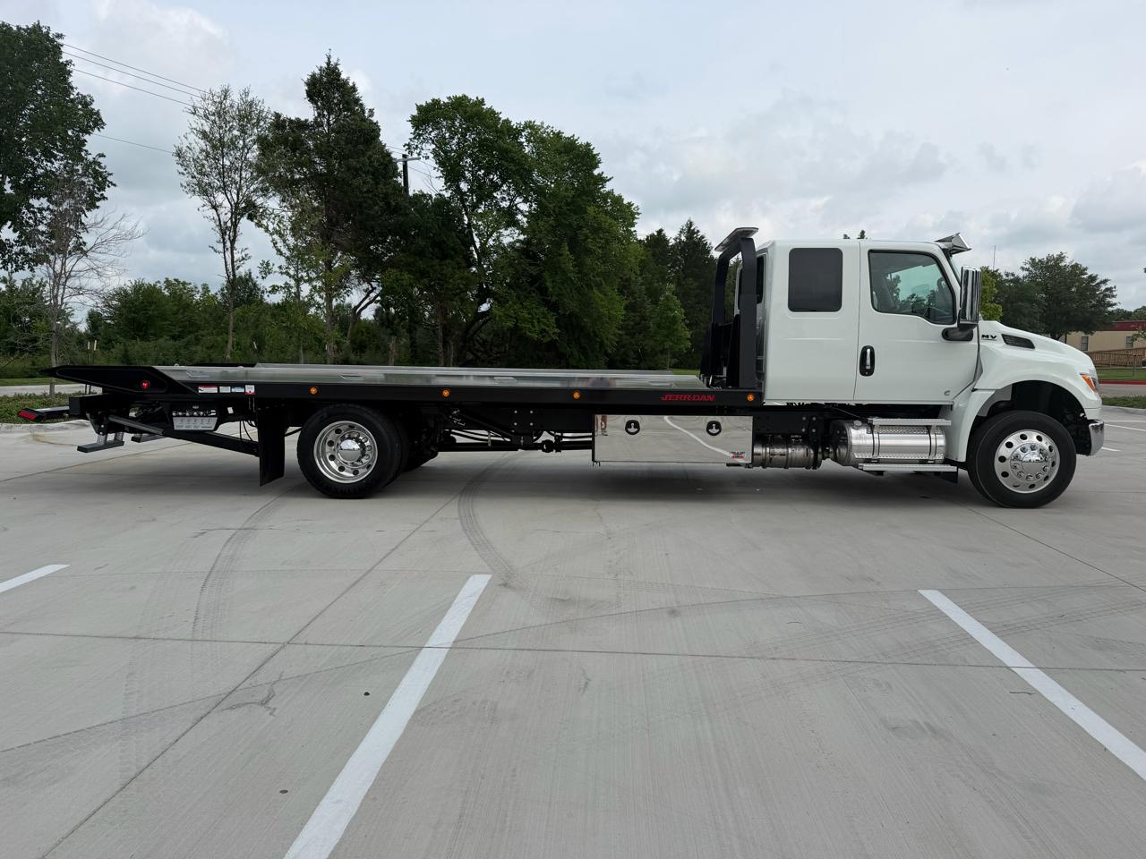 International MV607  2027