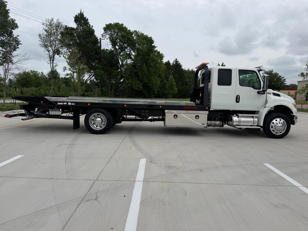 International MV607  2027