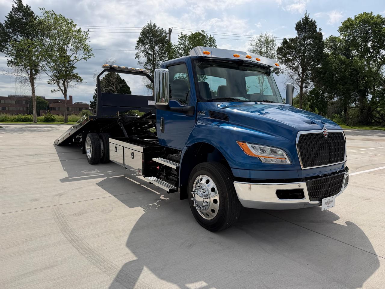 International MV607  2027