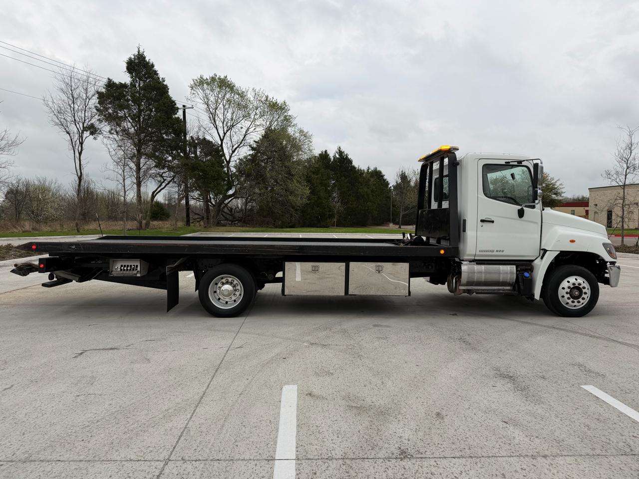 Hino Conventional Cab  2016