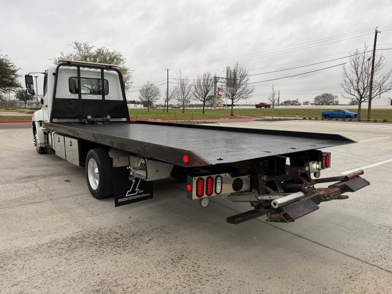 Hino Conventional Cab  2016