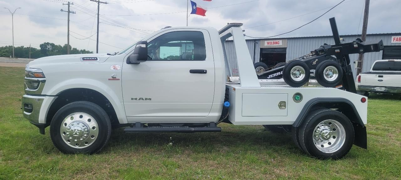 RAM 4500 Regular Cab SWB 4WD DRW 2026