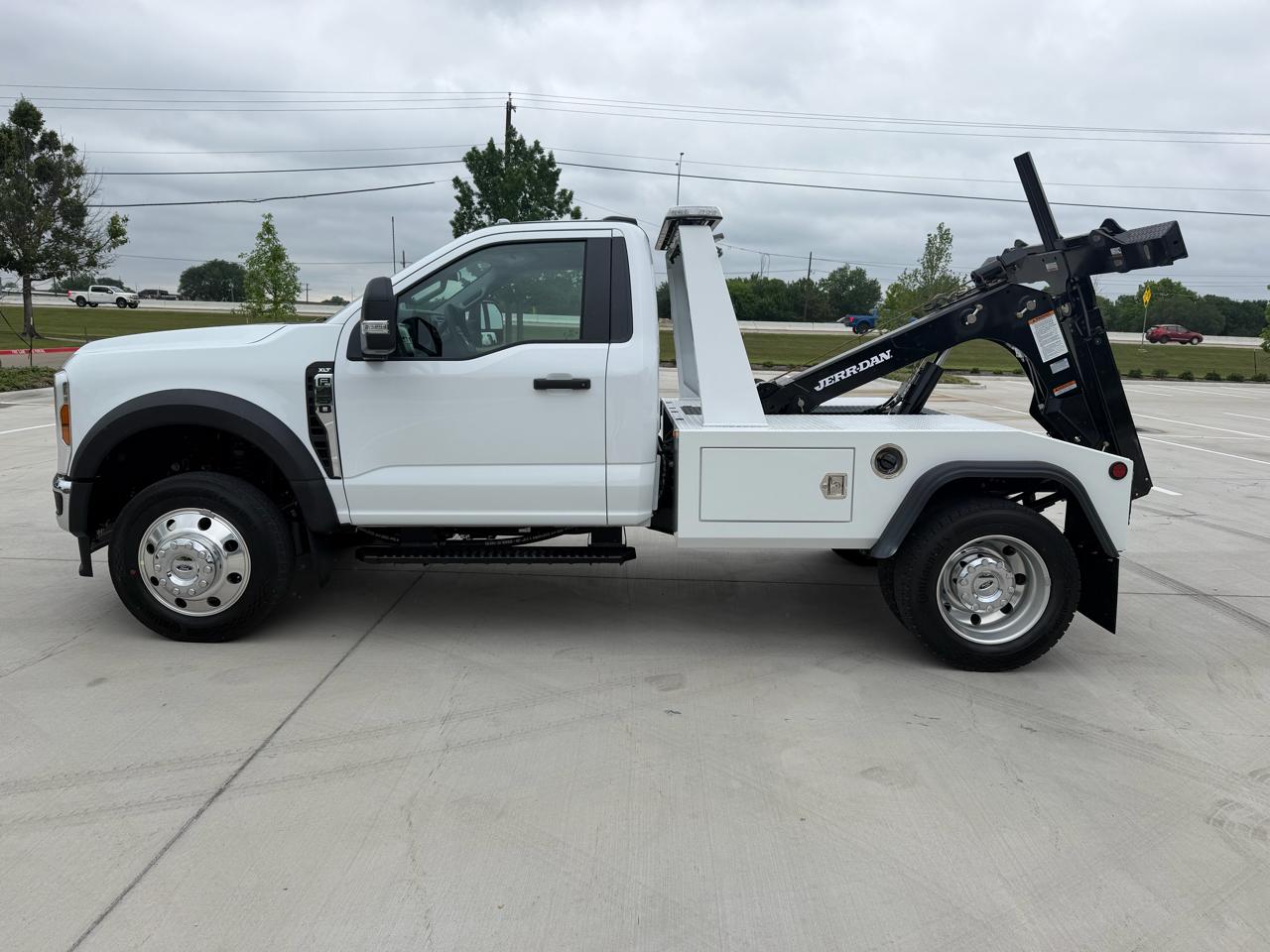 Ford F-450 SD Regular Cab DRW 2WD 2026