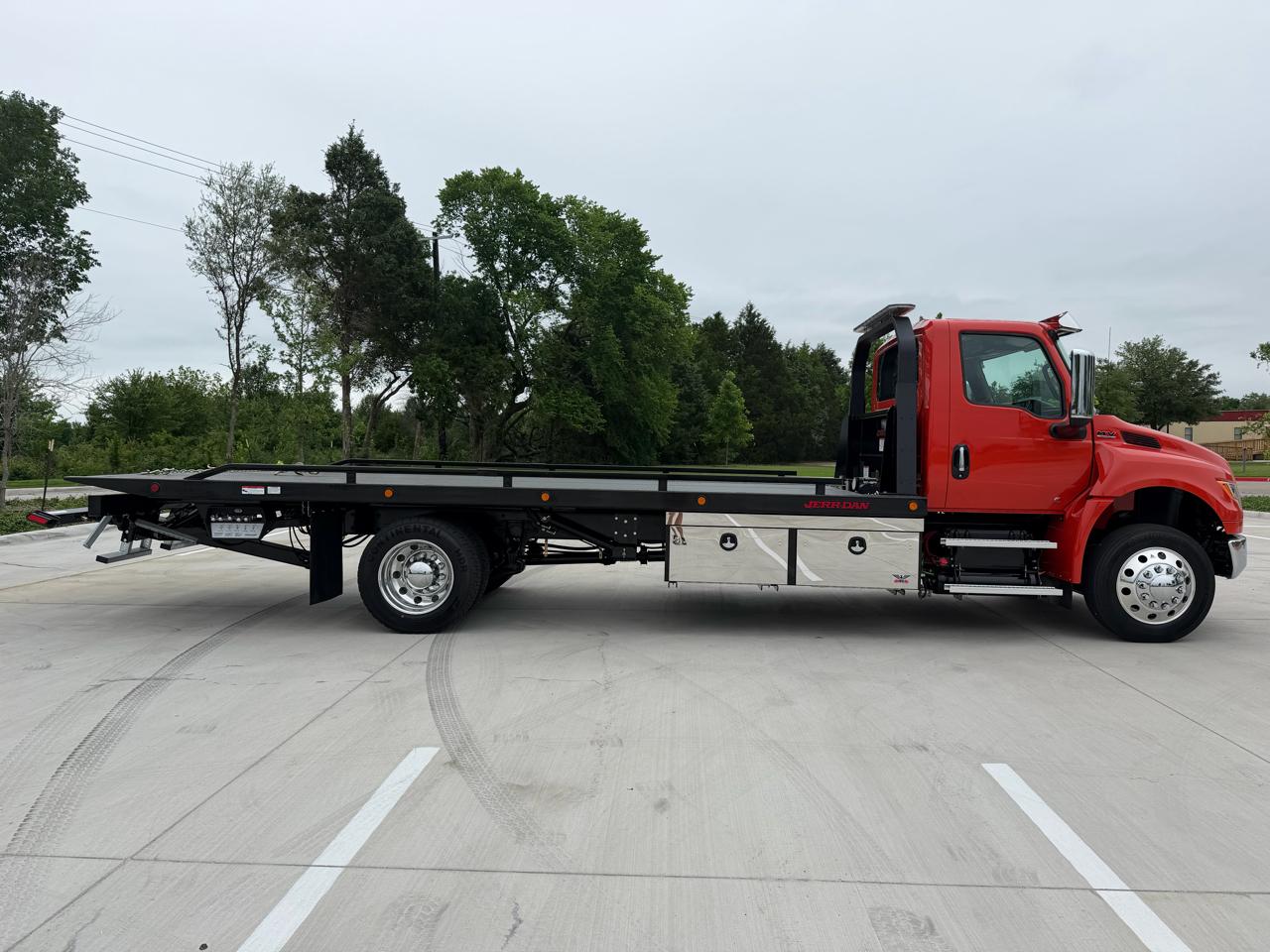 International MV607  2027