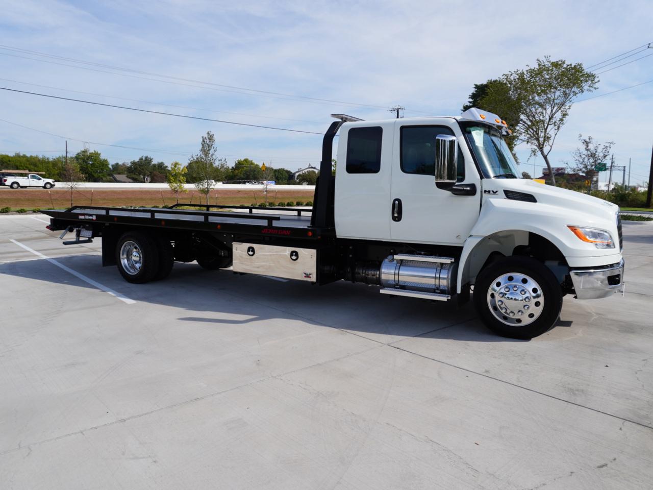International MV607  2027