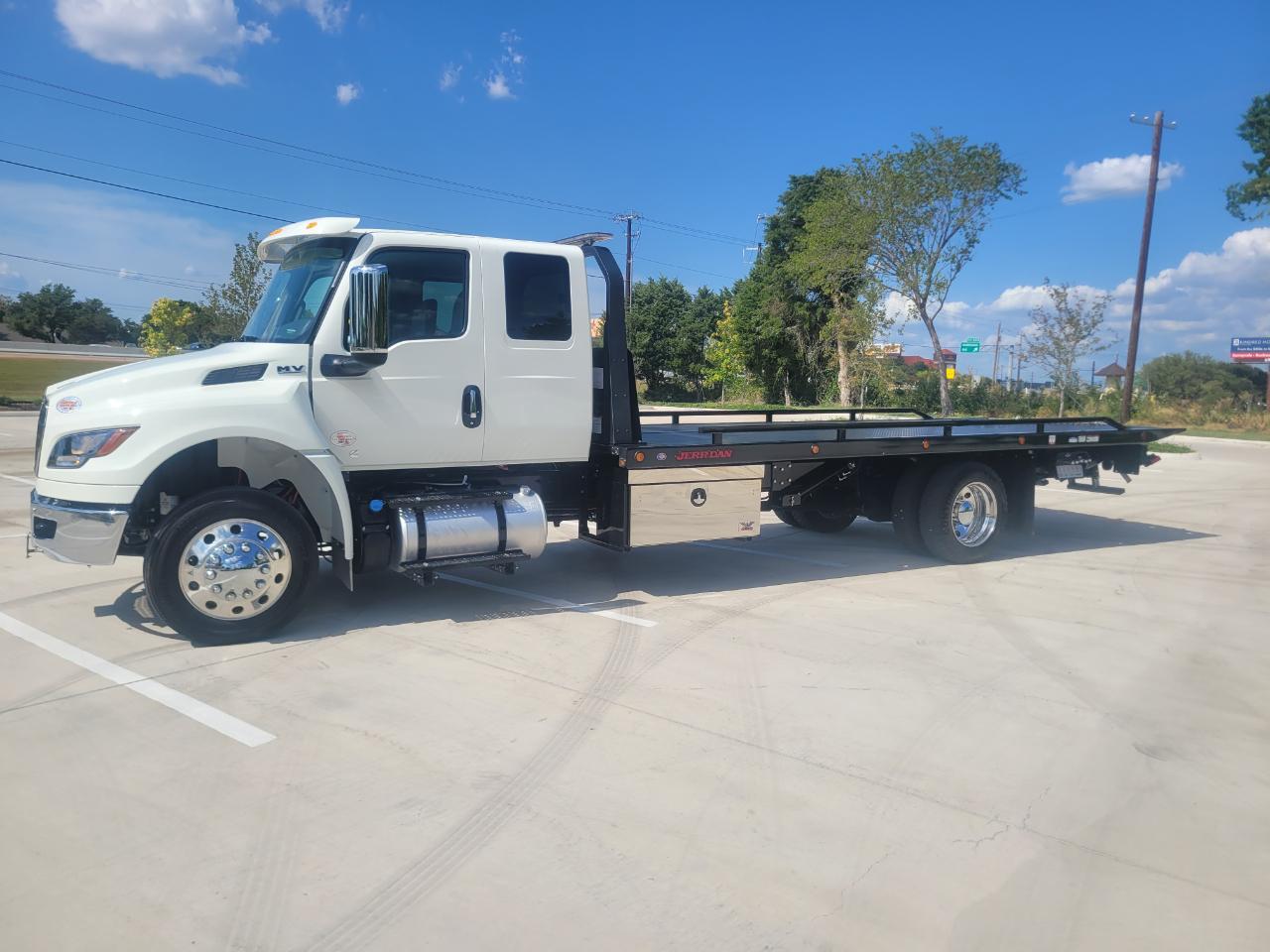 International MV607  2027