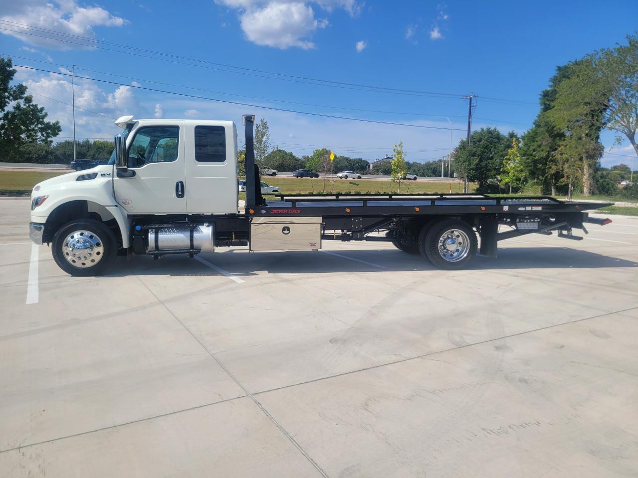 International MV607  2027