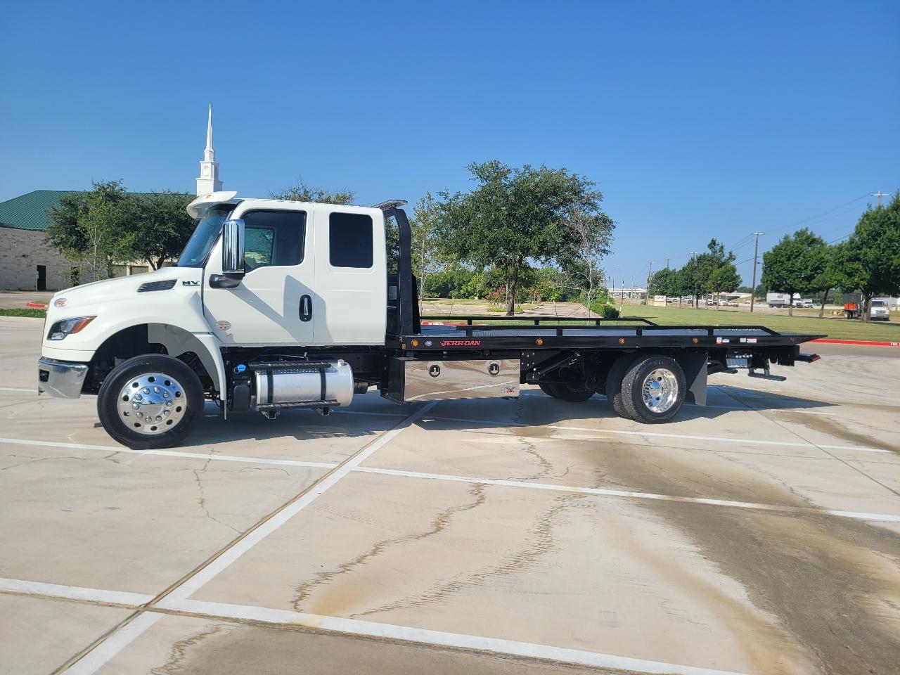 International MV607  2027