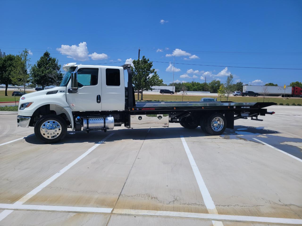 International MV607  2027