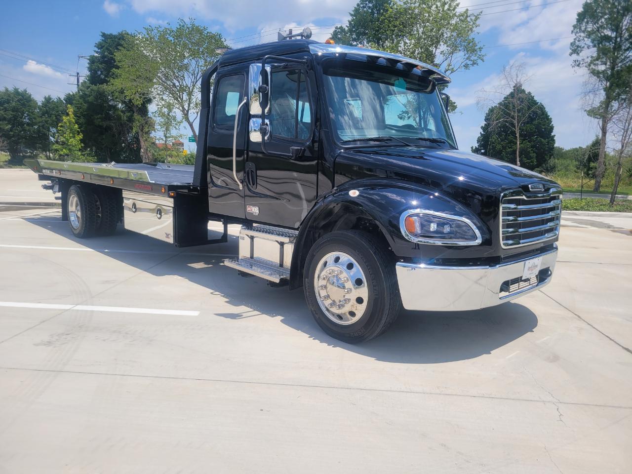 Freightliner M2 106  2026