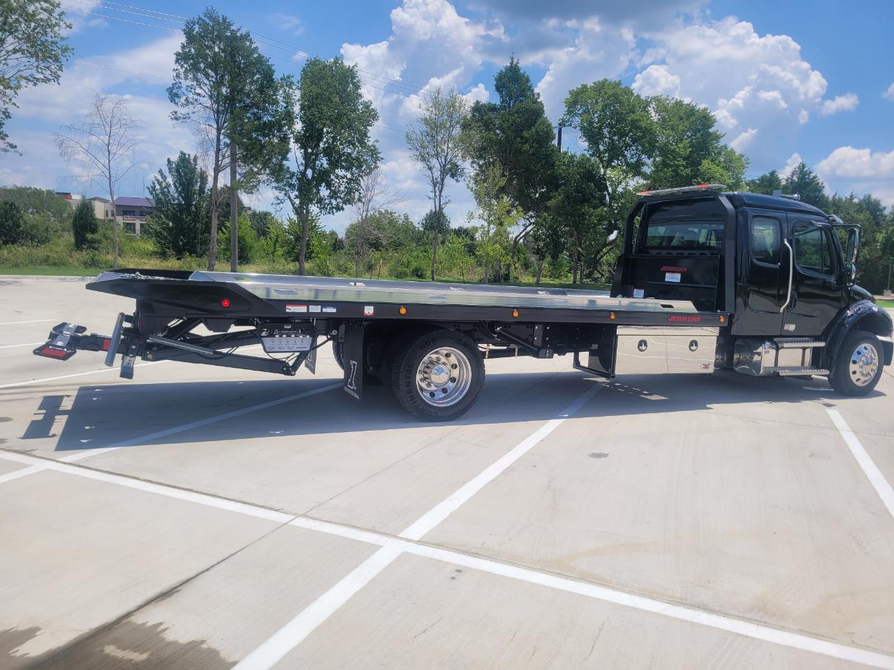 Freightliner M2 106  2026