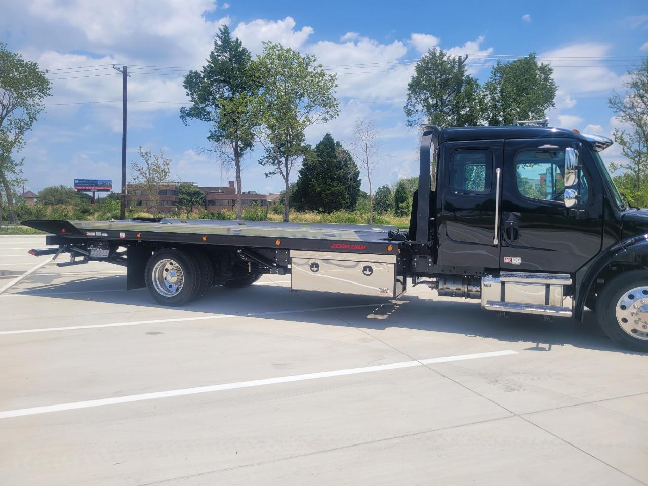Freightliner M2 106  2026
