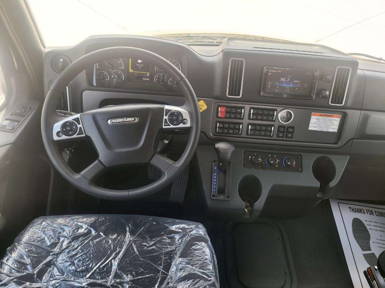 Freightliner M2 106  2026