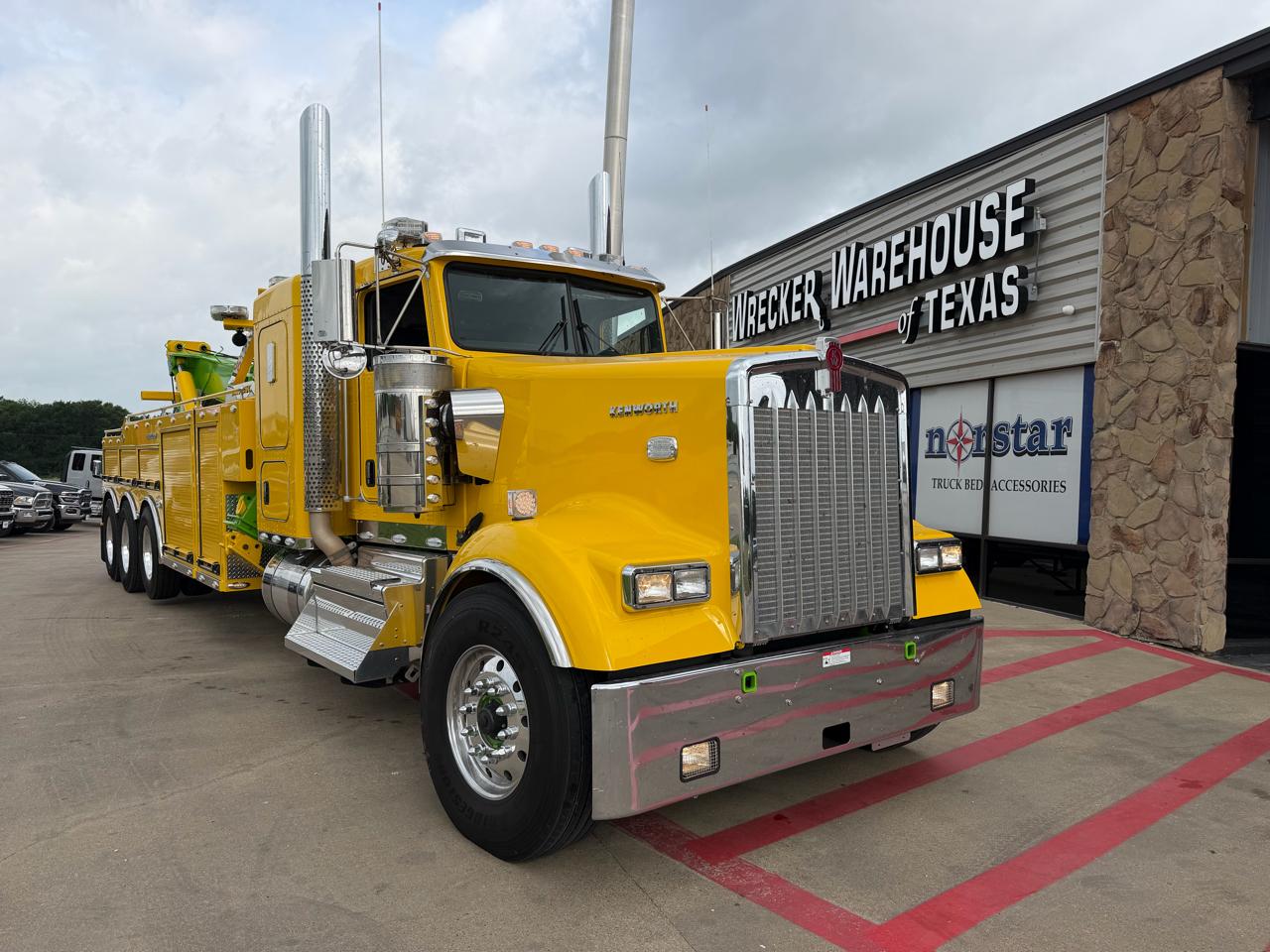 Kenworth W900  2024