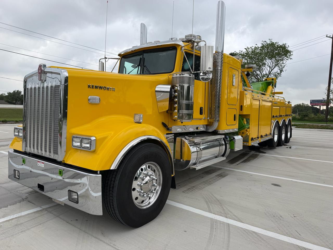 Kenworth W900  2024