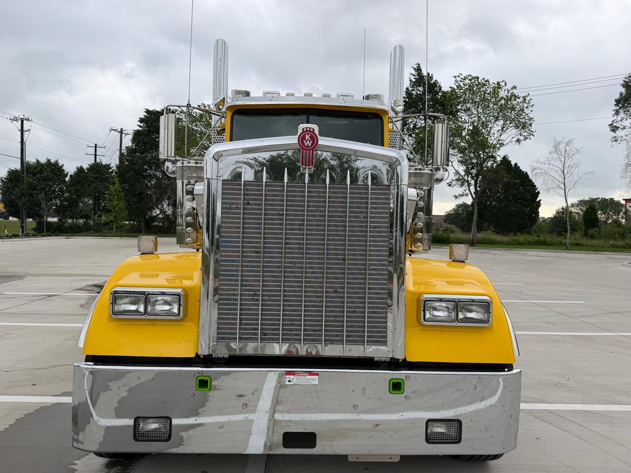 Kenworth W900  2024