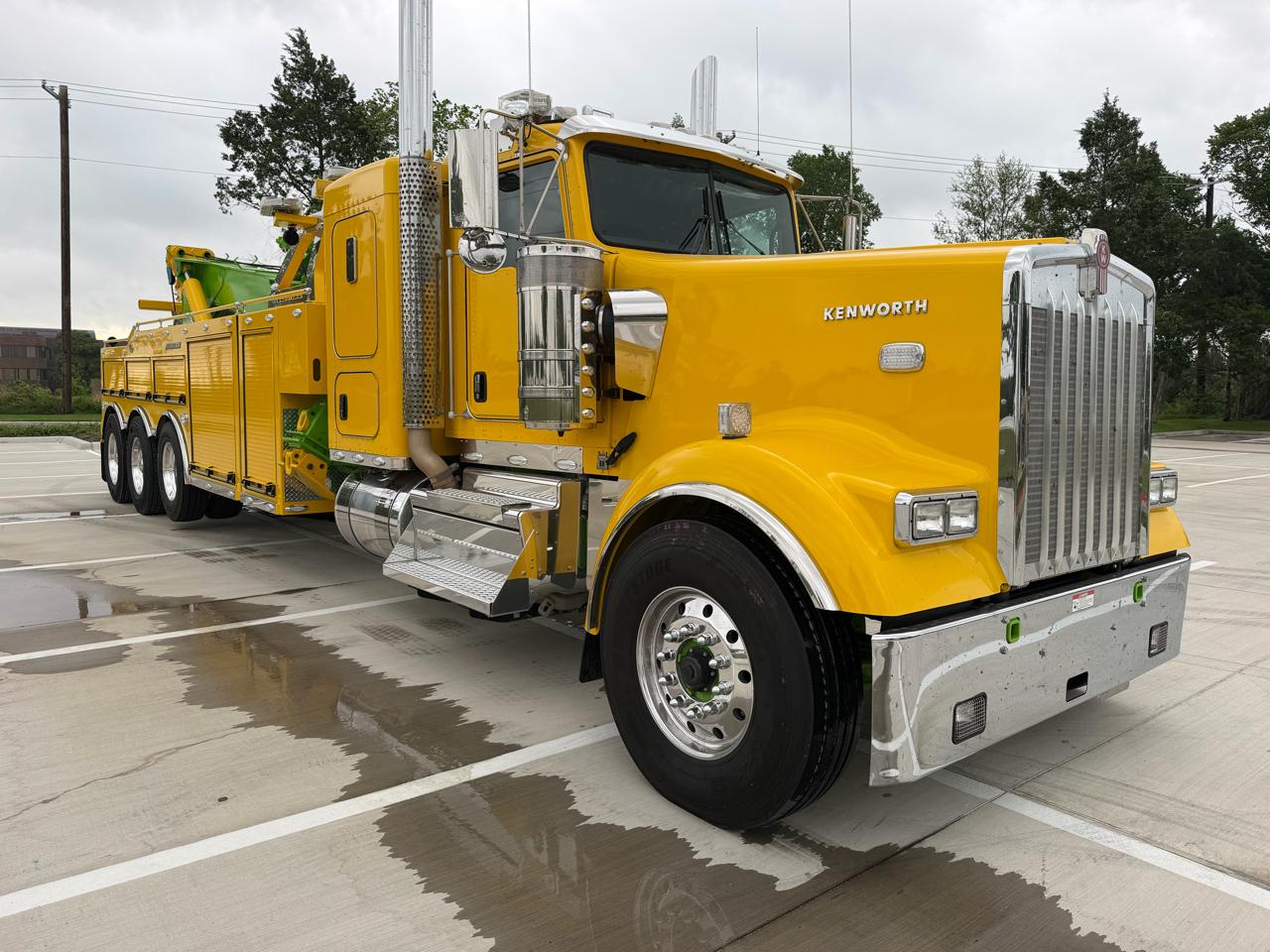 Kenworth W900  2024