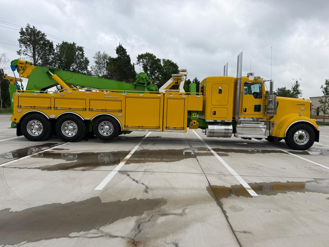 Kenworth W900  2024