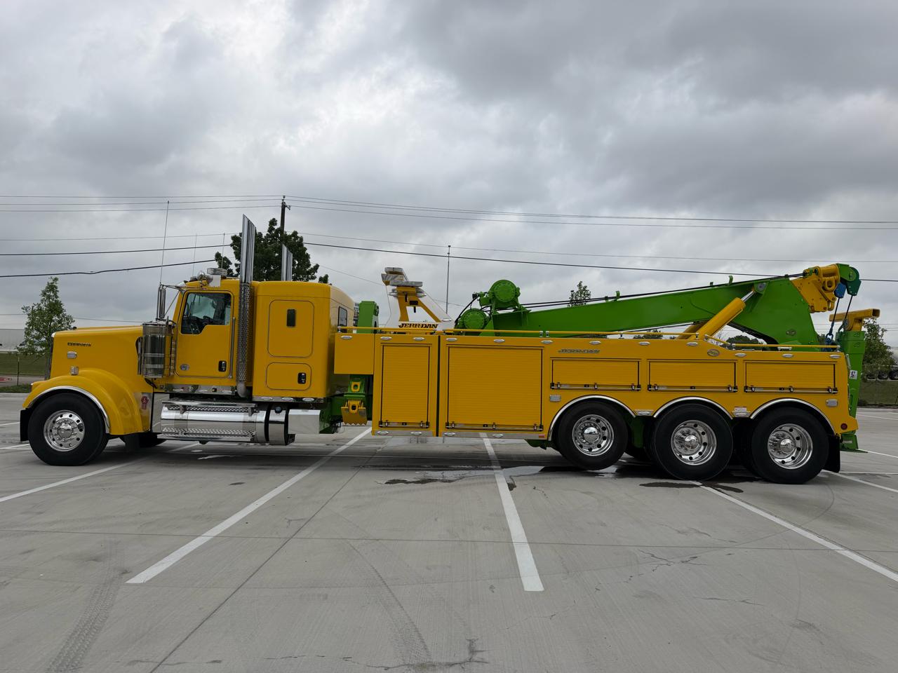 Kenworth W900  2024