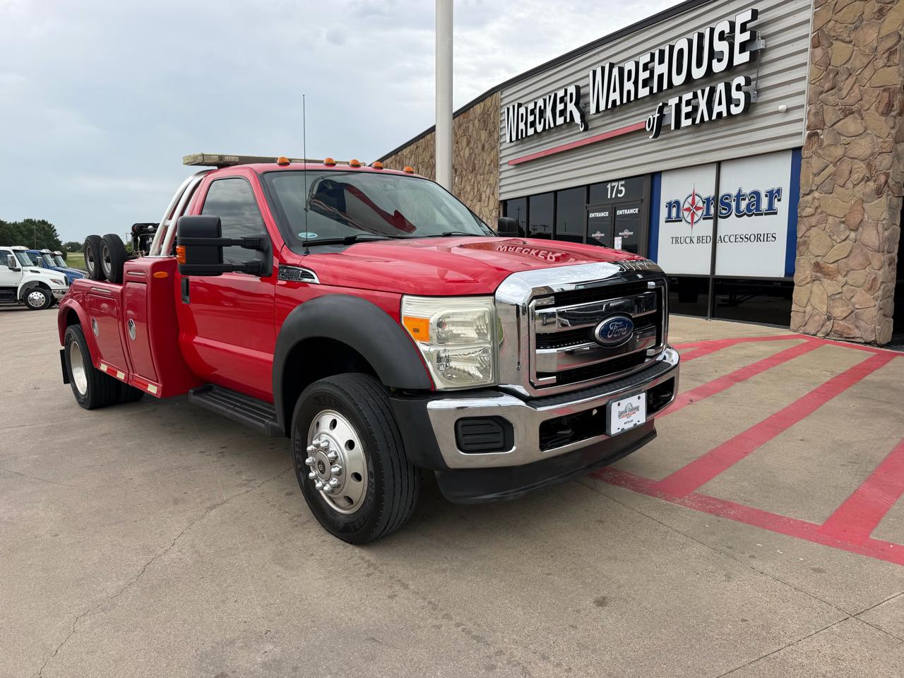 Ford Super Duty F-550 DRW 2WD Reg Cab 141" WB 60" CA XLT 2011