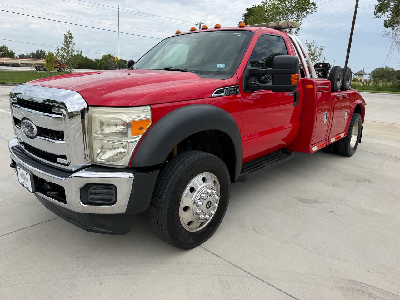 Ford Super Duty F-550 DRW 2WD Reg Cab 141" WB 60" CA XLT 2011