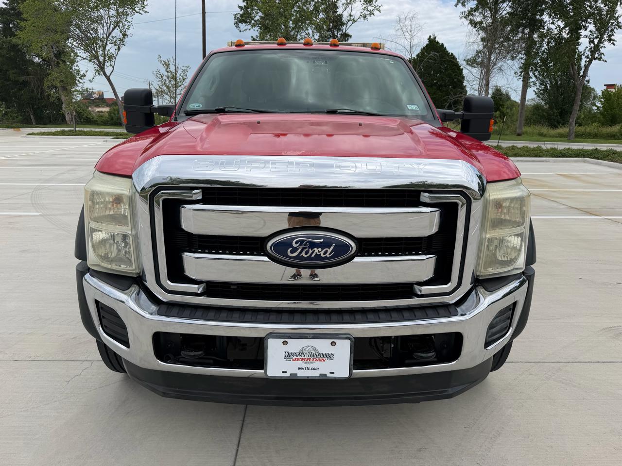 Ford Super Duty F-550 DRW 2WD Reg Cab 141" WB 60" CA XLT 2011