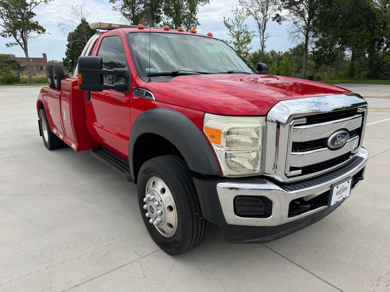 Ford Super Duty F-550 DRW 2WD Reg Cab 141" WB 60" CA XLT 2011