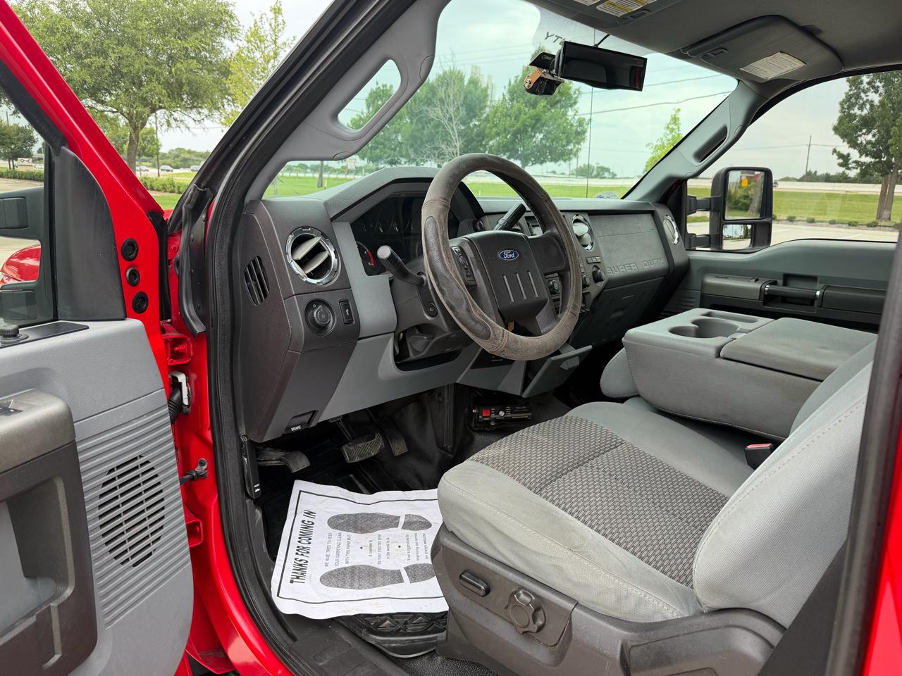 Ford Super Duty F-550 DRW 2WD Reg Cab 141" WB 60" CA XLT 2011