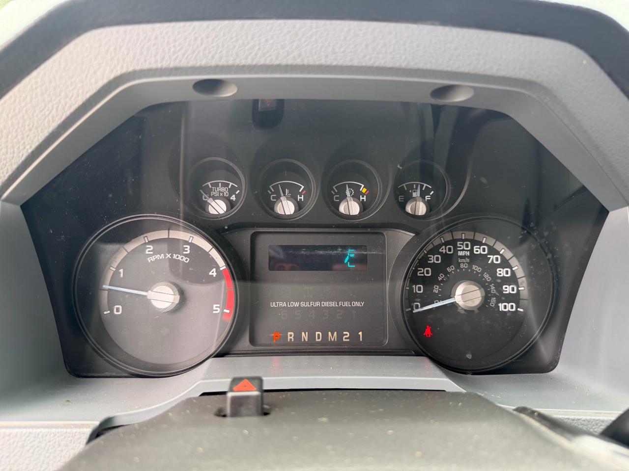 Ford Super Duty F-550 DRW 2WD Reg Cab 141" WB 60" CA XLT 2011