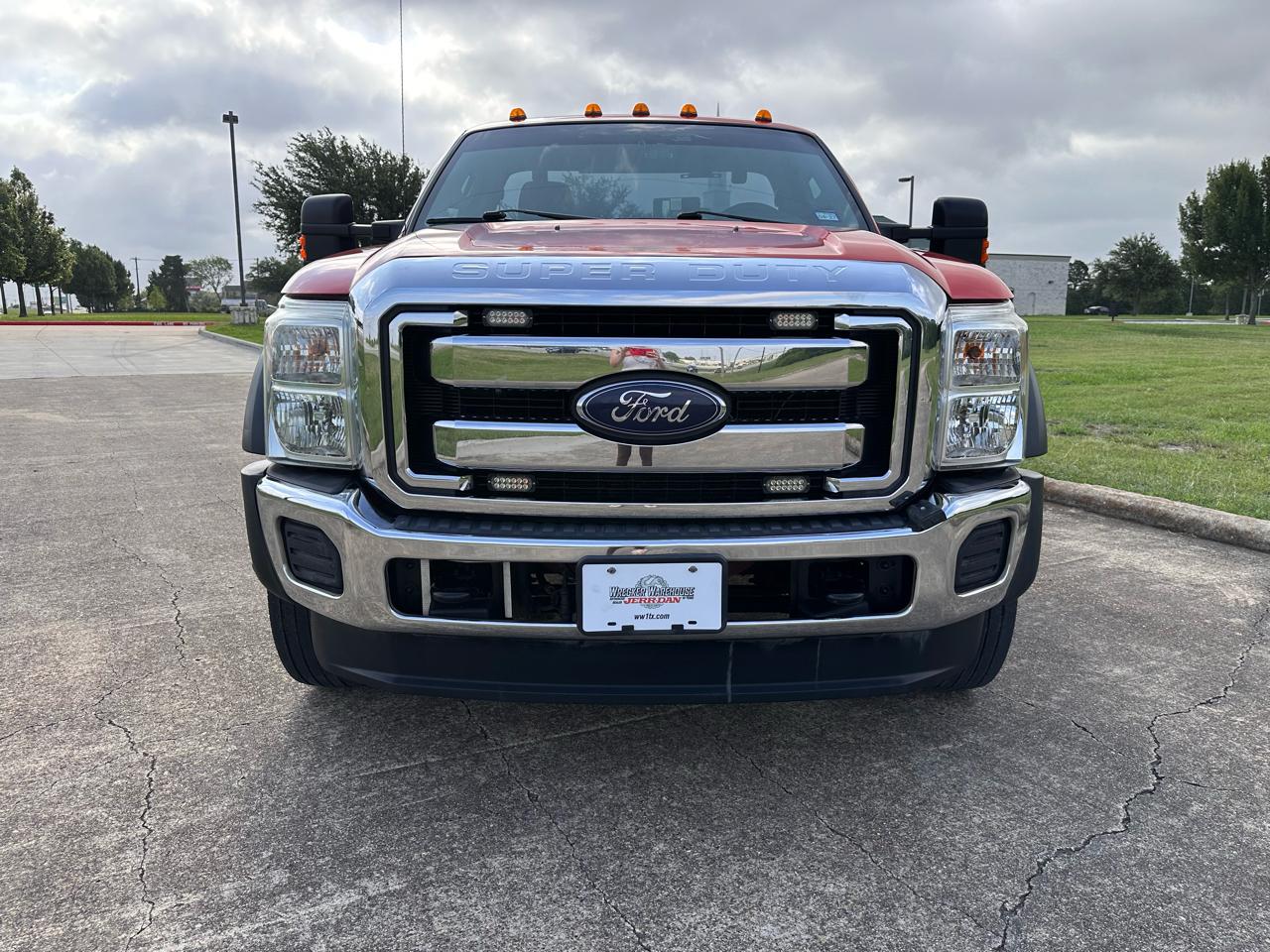 Ford Super Duty F-550 DRW 2WD Reg Cab 165" WB 84" CA XLT 2016