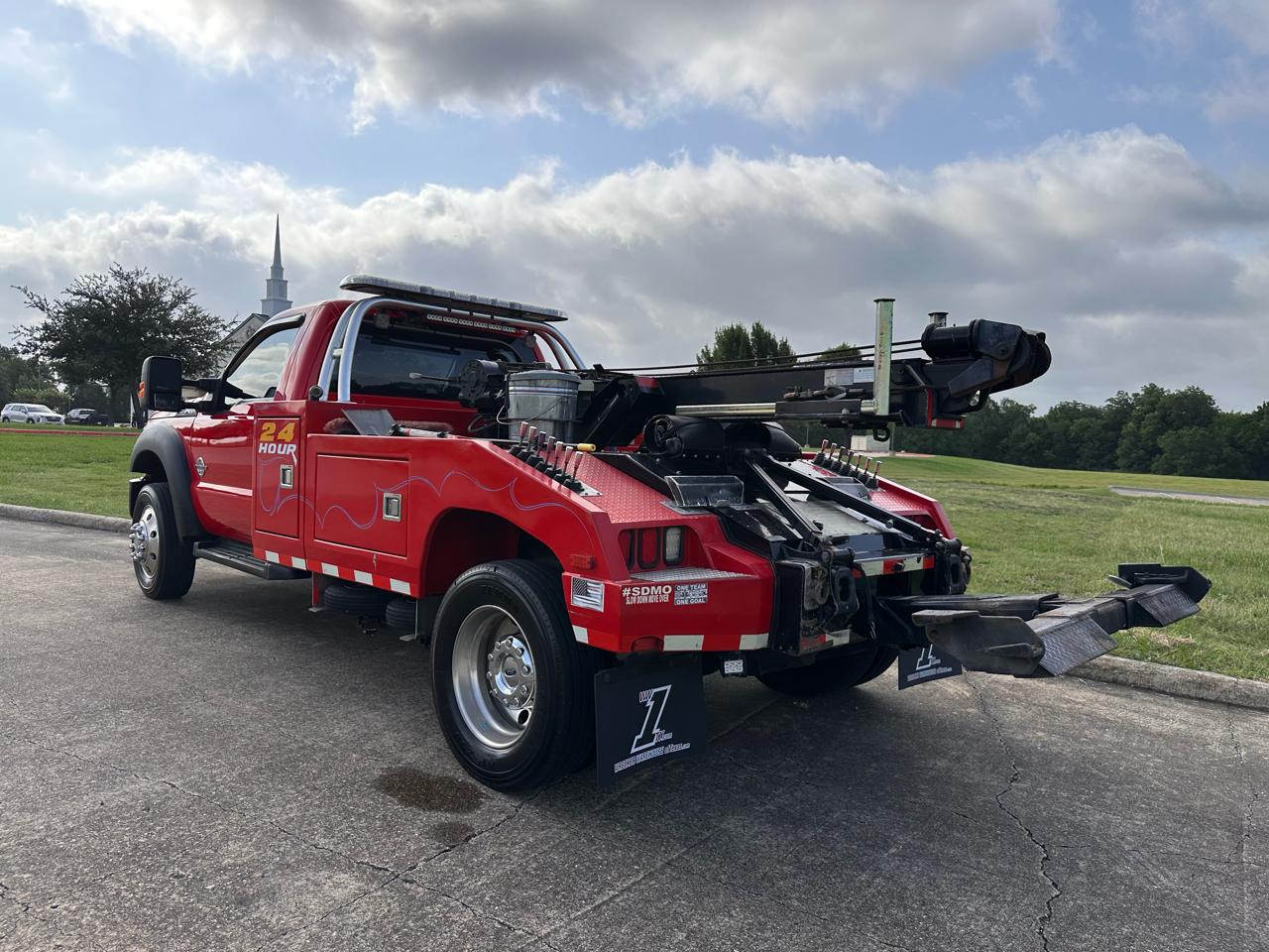 Ford Super Duty F-550 DRW 2WD Reg Cab 165" WB 84" CA XLT 2016