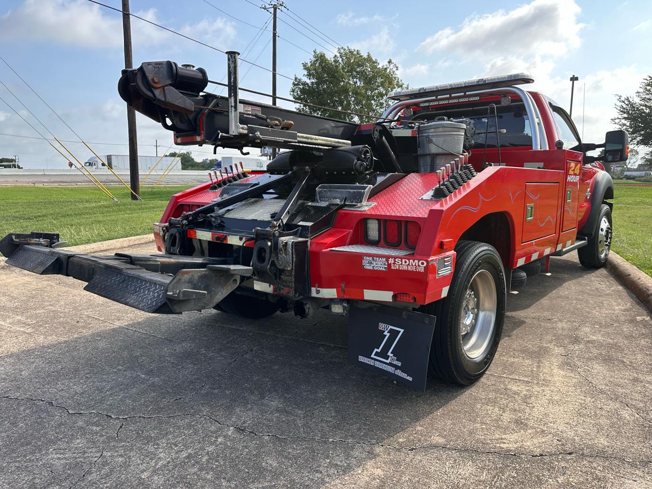 Ford Super Duty F-550 DRW 2WD Reg Cab 165" WB 84" CA XLT 2016