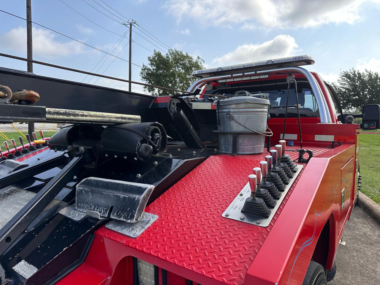 Ford Super Duty F-550 DRW 2WD Reg Cab 165" WB 84" CA XLT 2016