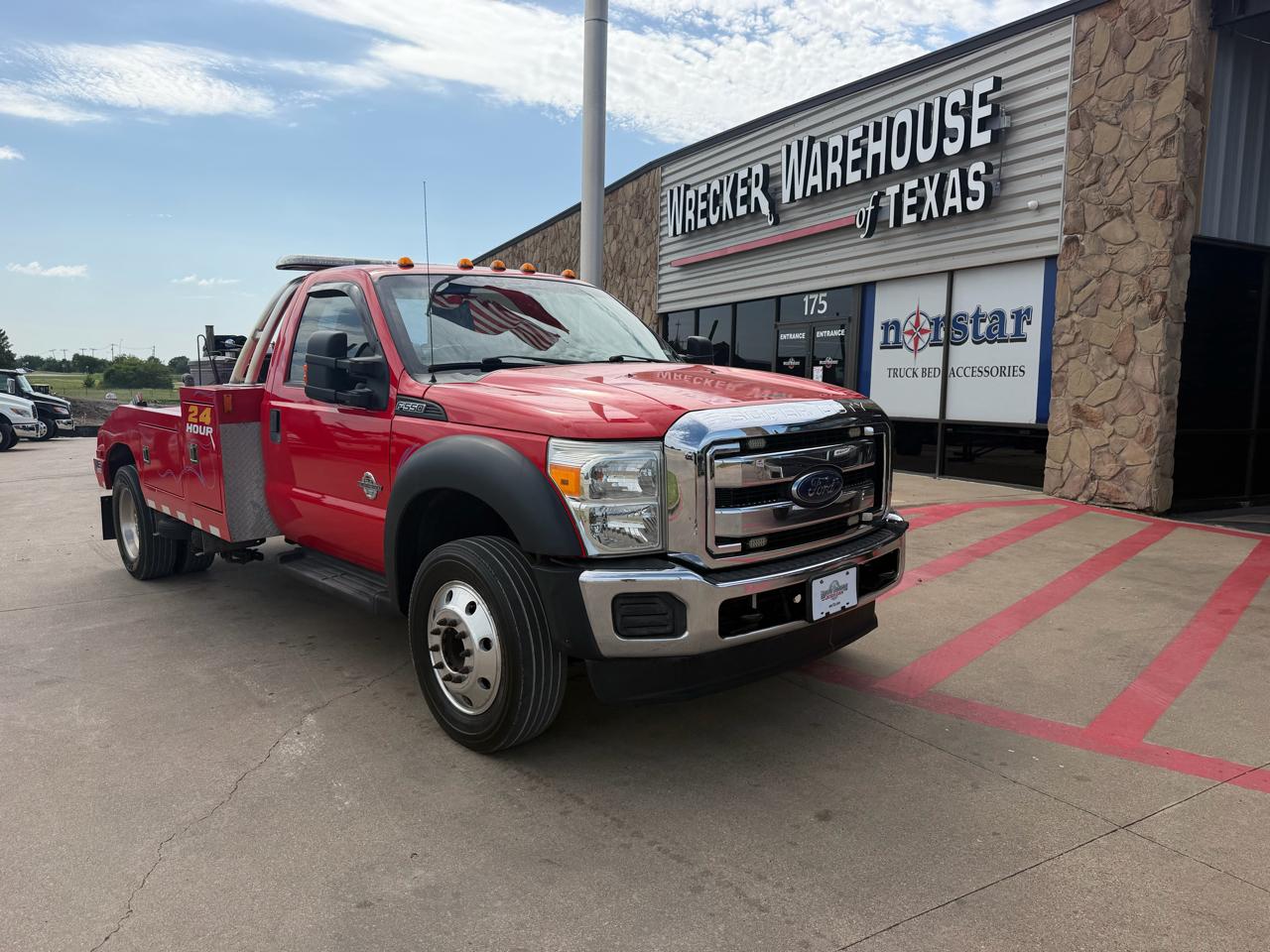 Ford Super Duty F-550 DRW 2WD Reg Cab 165" WB 84" CA XLT 2016