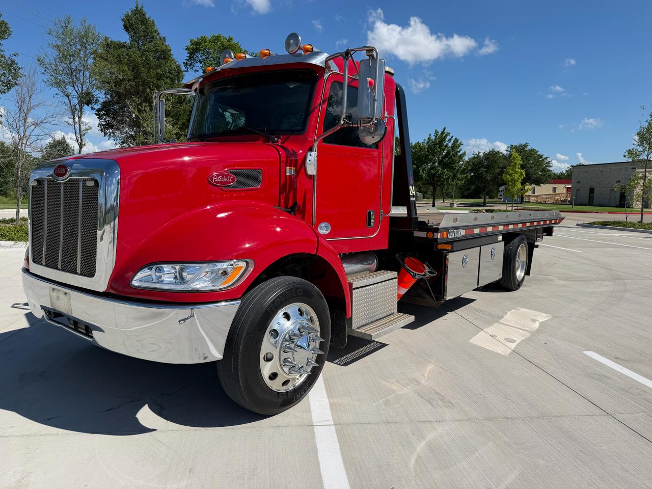 Peterbilt 337  2018