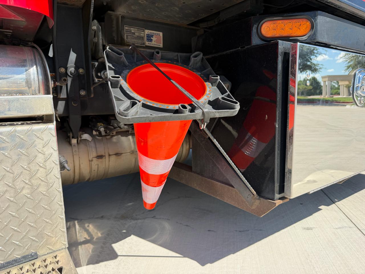 Peterbilt 337  2018