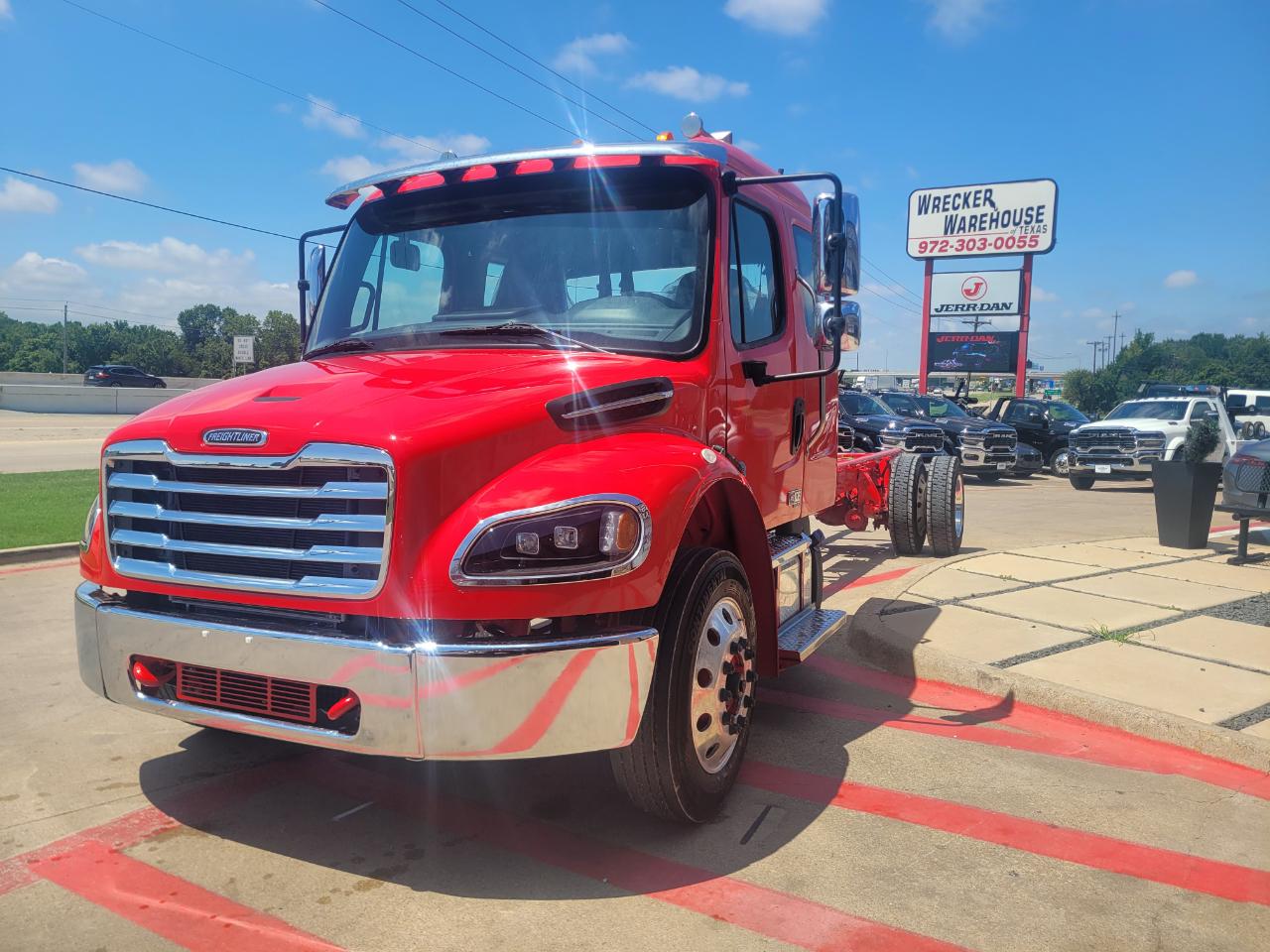 Freightliner M2  2027