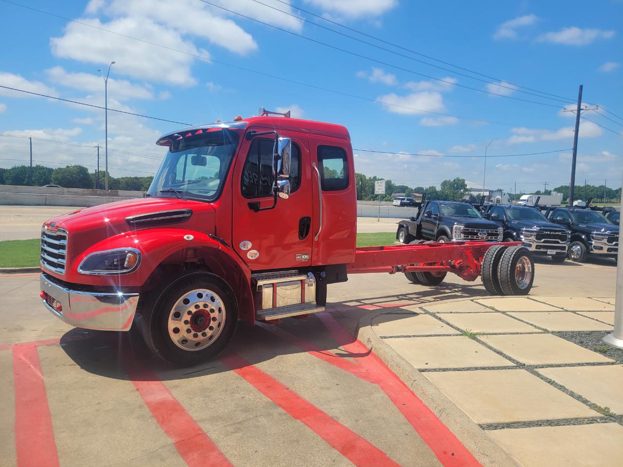 Freightliner M2  2027