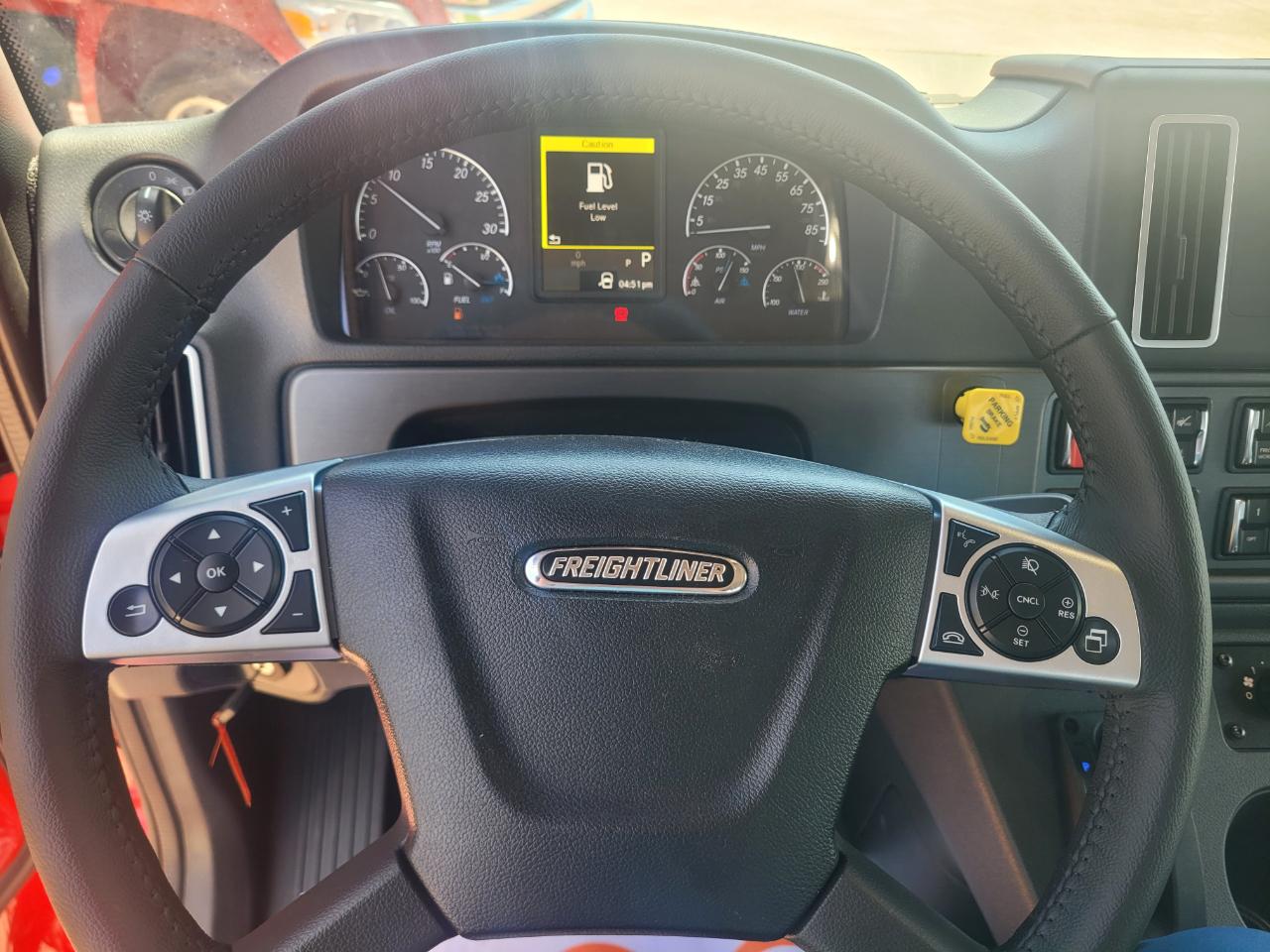 Freightliner M2  2027