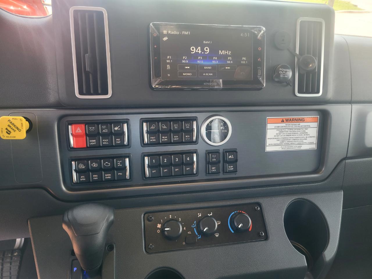 Freightliner M2  2027
