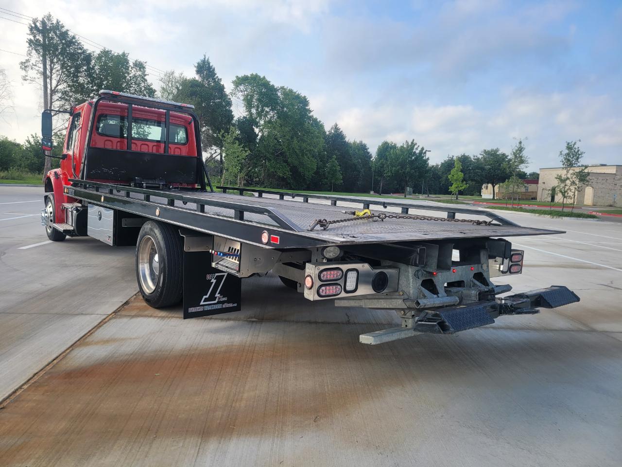 Freightliner M2 106 Plus  2025