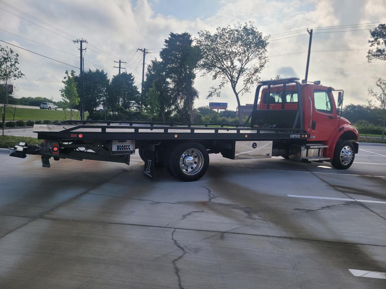 Freightliner M2 106 Plus  2025